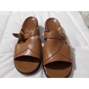 Womens Clarks sandals Size 7.5 Wide